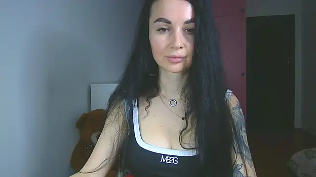 Snapshot of Kamila_Donni chatting on 12, 11, 2025 Kamila Donni online show from 12, 11, 2025