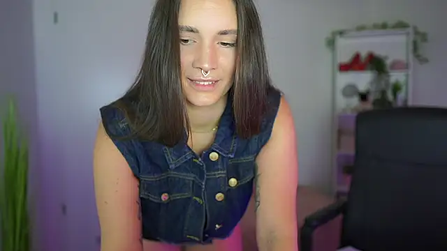 Snapshot of gina__cali chatting on 31, 10, 2025 gina  cali online show from 31, 10, 2025