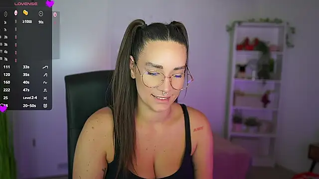 Snapshot of gina__cali chatting on 4, 11, 2025 gina  cali online show from 4, 11, 2025