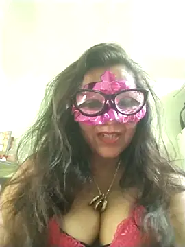 Snapshot of LOVE__RANI chatting on 2, 11, 2025 LOVE  RANI online show from 2, 11, 2025