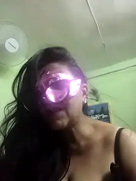 Snapshot of LOVE__RANI chatting on 20, 6, 2026 LOVE RANI online show from 20, 6, 2026
