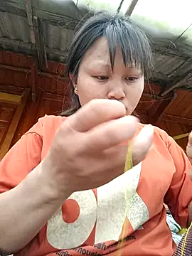 Snapshot of yoyo-mi chatting on 8, 5, 2026 yoyo-mi online show from 8, 5, 2026