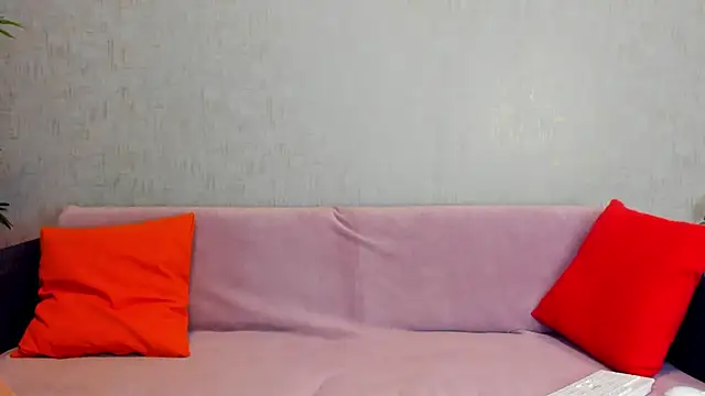 Snapshot of RebbeccaRay chatting on 5, 11, 2025 RebbeccaRay online show from 5, 11, 2025