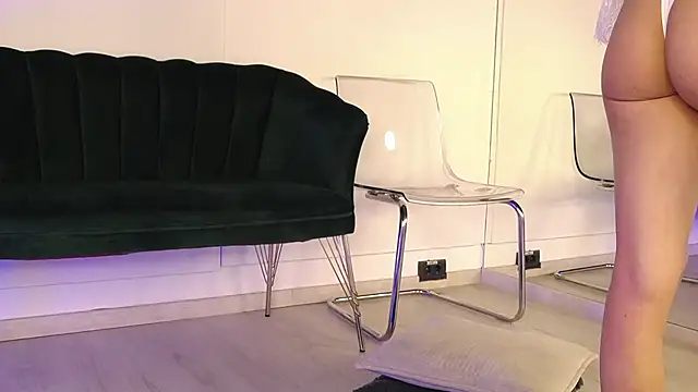 Snapshot of RebbeccaRay chatting on 25, 11, 2025 RebbeccaRay online show from 25, 11, 2025