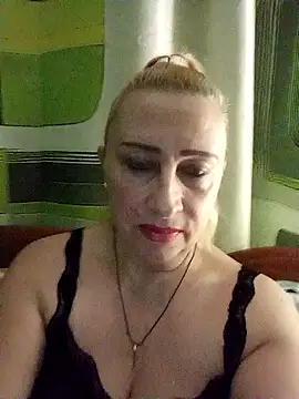 Snapshot of Esenia505 chatting on 17, 12, 2025 Esenia505 online show from 17, 12, 2025