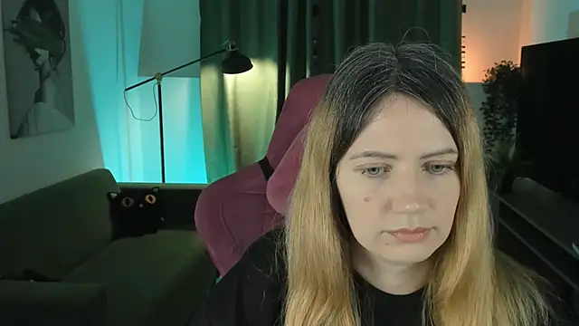 Snapshot of AleksaLaurent chatting on 13, 11, 2025 AleksaLaurent online show from 13, 11, 2025