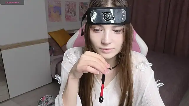 Snapshot of Hana_Flo_ chatting on 5, 11, 2025 Hana Flo online show from 5, 11, 2025