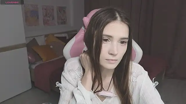 Snapshot of Hana_Flo_ chatting on 17, 11, 2025 Hana Flo online show from 17, 11, 2025