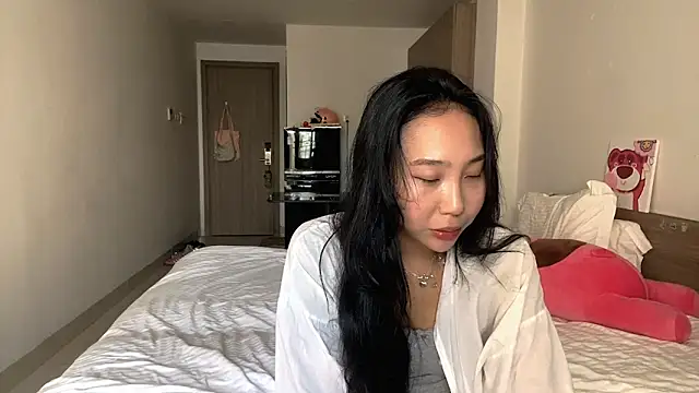 Snapshot of LizParadiz chatting on 31, 10, 2025 LizParadiz online show from 31, 10, 2025