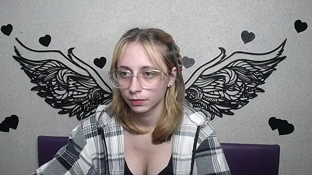 TracyLll online show from 18, 11, 2025