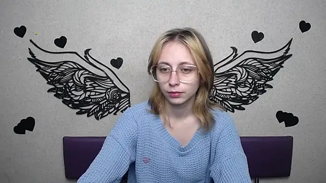 TracyLll online show from 24, 11, 2025