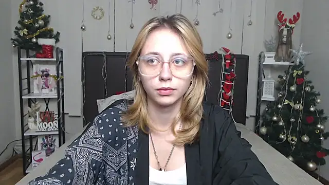 TracyLll online show from 20, 12, 2025