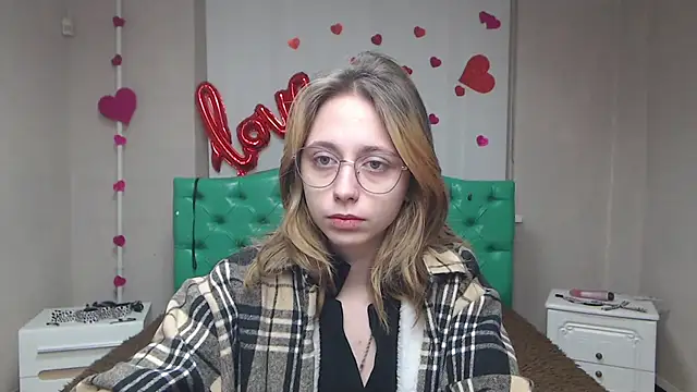 TracyLll online show from 16, 2, 2026