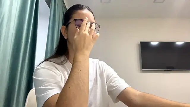 Snapshot of Allisgree chatting on 12, 11, 2025 Allisgree online show from 12, 11, 2025