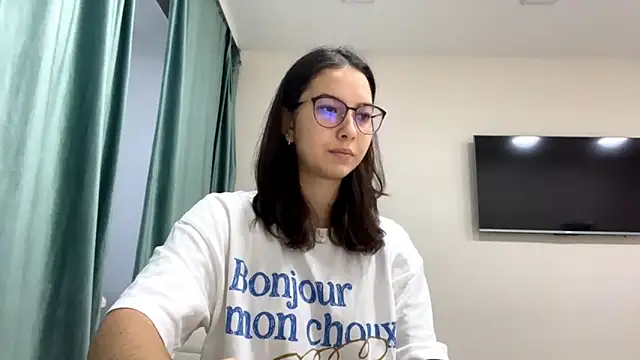 Snapshot of Allisgree chatting on 15, 11, 2025 Allisgree online show from 15, 11, 2025