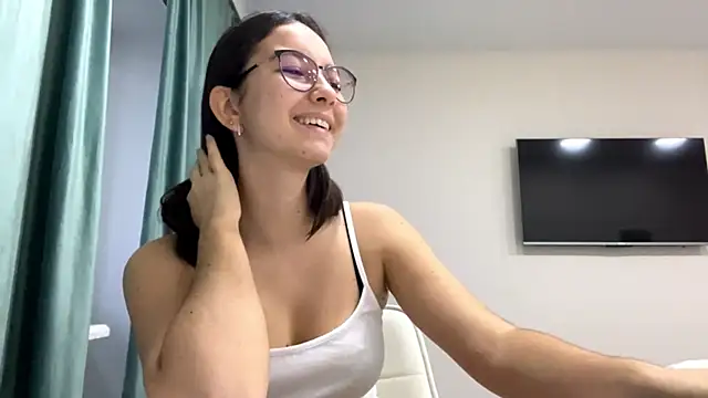 Snapshot of Allisgree chatting on 18, 11, 2025 Allisgree online show from 18, 11, 2025