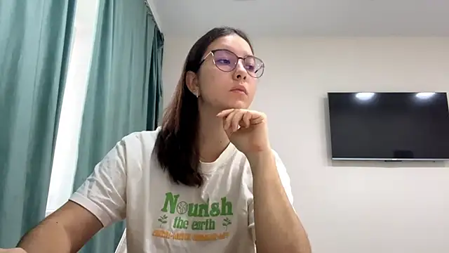 Snapshot of Allisgree chatting on 20, 11, 2025 Allisgree online show from 20, 11, 2025