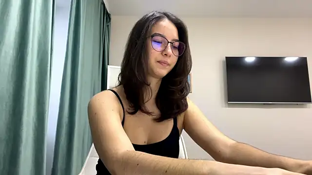 Snapshot of Allisgree chatting on 14, 12, 2025 Allisgree online show from 14, 12, 2025