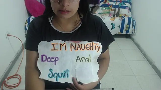 Snapshot of Alanafire chatting on 8, 11, 2025 Alanafire online show from 8, 11, 2025