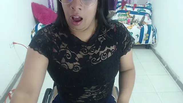 Snapshot of Alanafire chatting on 18, 11, 2025 Alanafire online show from 18, 11, 2025