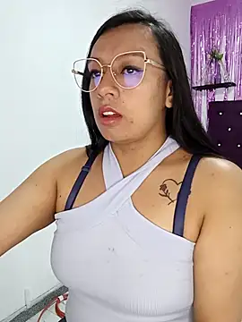 Snapshot of Alanafire chatting on 5, 12, 2025 Alanafire online show from 5, 12, 2025