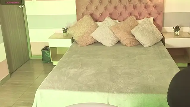 Snapshot of samantaortega__ chatting on 12, 11, 2025 samantaortega online show from 12, 11, 2025