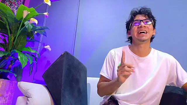 Snapshot of kane_del_toro chatting on 4, 11, 2025 kane del toro online show from 4, 11, 2025