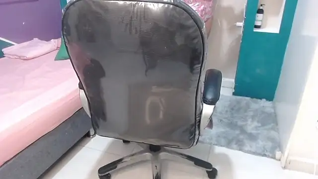 Snapshot of gygyfox chatting on 24, 11, 2025 gygyfox online show from 24, 11, 2025