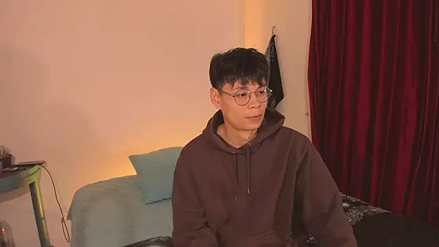 Snapshot of estmonnn chatting on 6, 11, 2025 estmonnn online show from 6, 11, 2025