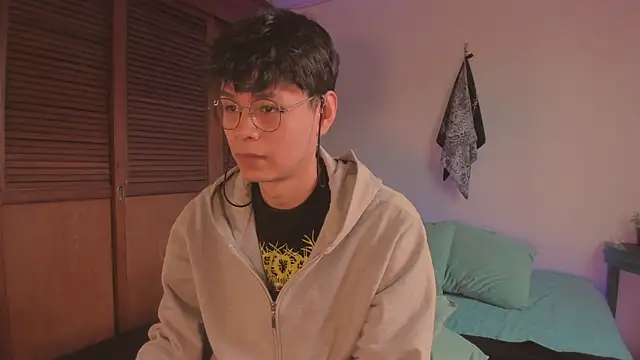 Snapshot of estmonnn chatting on 13, 12, 2025 estmonnn online show from 13, 12, 2025