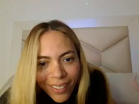 Snapshot of Baby_Flame chatting on 23, 11, 2025 Baby Flame online show from 23, 11, 2025