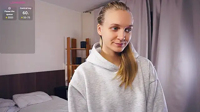 Snapshot of DierdreJacobsohn chatting on 5, 12, 2025 DierdreJacobsohn online show from 5, 12, 2025