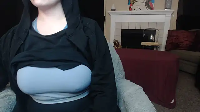 Snapshot of Skyl31 chatting on 7, 11, 2025 Skyl31 online show from 7, 11, 2025