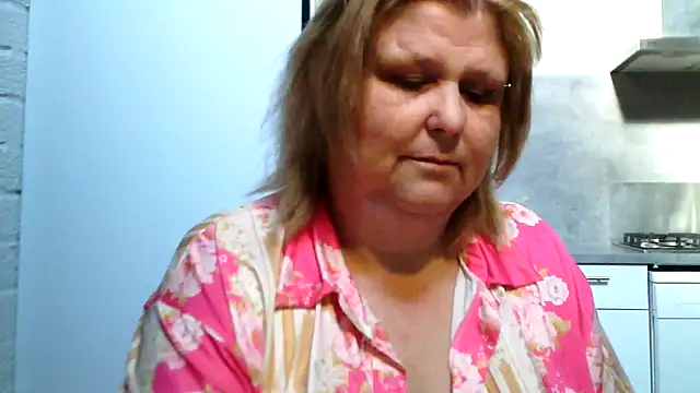 Sylviastar46 online show from 2, 3, 2026