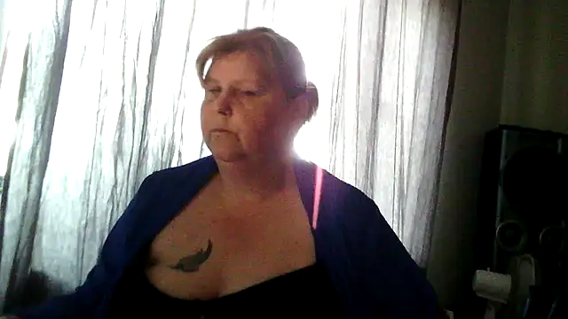 Snapshot of Sylviastar46 chatting on 7, 6, 2026 Sylviastar46 online show from 7, 6, 2026