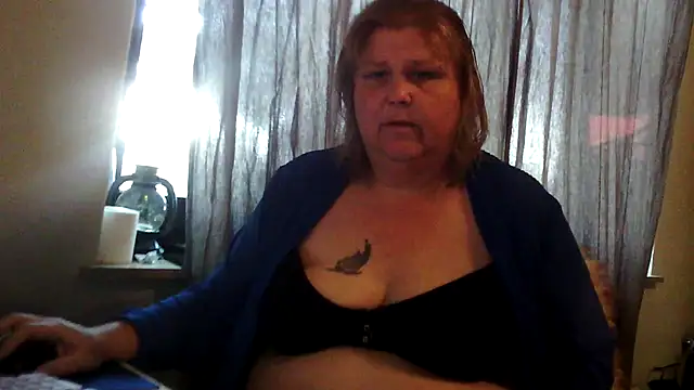 Snapshot of Sylviastar46 chatting on 9, 6, 2026 Sylviastar46 online show from 9, 6, 2026