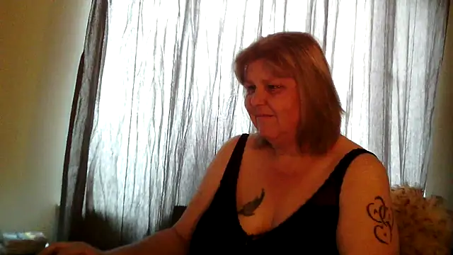 Snapshot of Sylviastar46 chatting on 10, 6, 2026 Sylviastar46 online show from 10, 6, 2026
