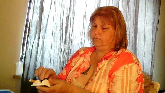 Snapshot of Sylviastar46 chatting on 12, 6, 2026 Sylviastar46 online show from 12, 6, 2026