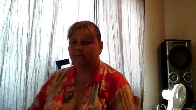 Snapshot of Sylviastar46 chatting on 13, 6, 2026 Sylviastar46 online show from 13, 6, 2026