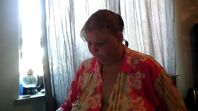 Snapshot of Sylviastar46 chatting on 25, 6, 2026 Sylviastar46 online show from 25, 6, 2026