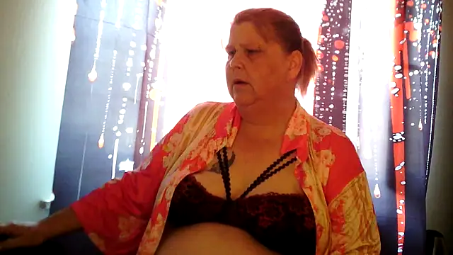 Snapshot of Sylviastar46 chatting on 30, 6, 2026 Sylviastar46 online show from 30, 6, 2026