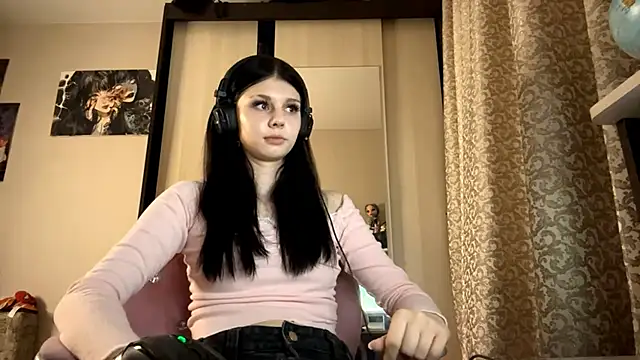 Snapshot of AnGallo chatting on 7, 11, 2025 AnGallo online show from 7, 11, 2025