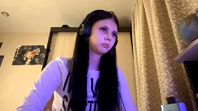 Snapshot of AnGallo chatting on 10, 11, 2025 AnGallo online show from 10, 11, 2025