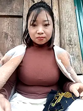 Snapshot of julybe chatting on 16, 11, 2025 julybe online show from 16, 11, 2025