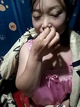 Snapshot of julybe chatting on 18, 11, 2025 julybe online show from 18, 11, 2025