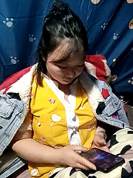 Snapshot of julybe chatting on 26, 11, 2025 julybe online show from 26, 11, 2025