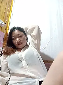 Snapshot of julybe chatting on 5, 6, 2026 julybe online show from 5, 6, 2026