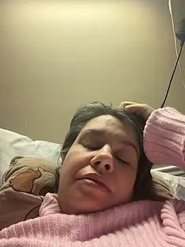 Carolineisback online show from 4, 3, 2026