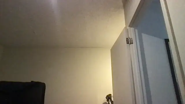 Snapshot of ezrah23 chatting on 5, 4, 2026 ezrah23 online show from 5, 4, 2026