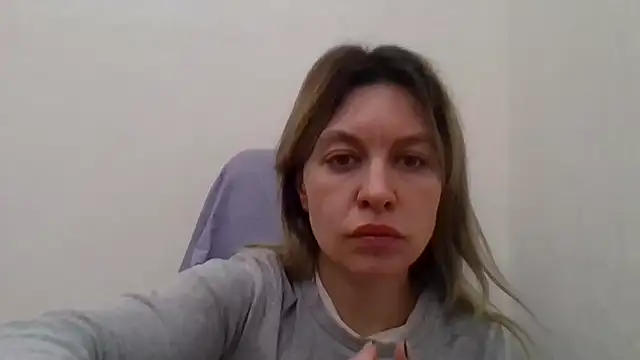 Snapshot of Little_Milf_5 chatting on 13, 11, 2025 Little Milf 5 online show from 13, 11, 2025